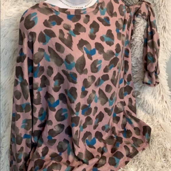 Soft knit leopard print top - Picture 3 of 7